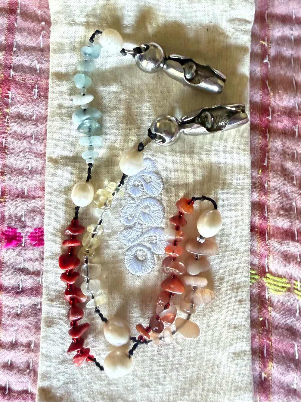 Ossa Stone + Pearl Wristlet - Picture 2 of 6